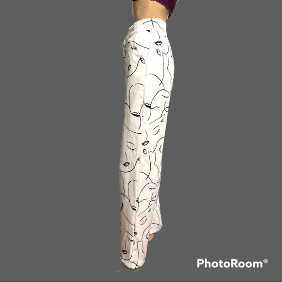 High Waist Figure Print Wide Leg Pants. Size:  2 - Picture 4 of 9